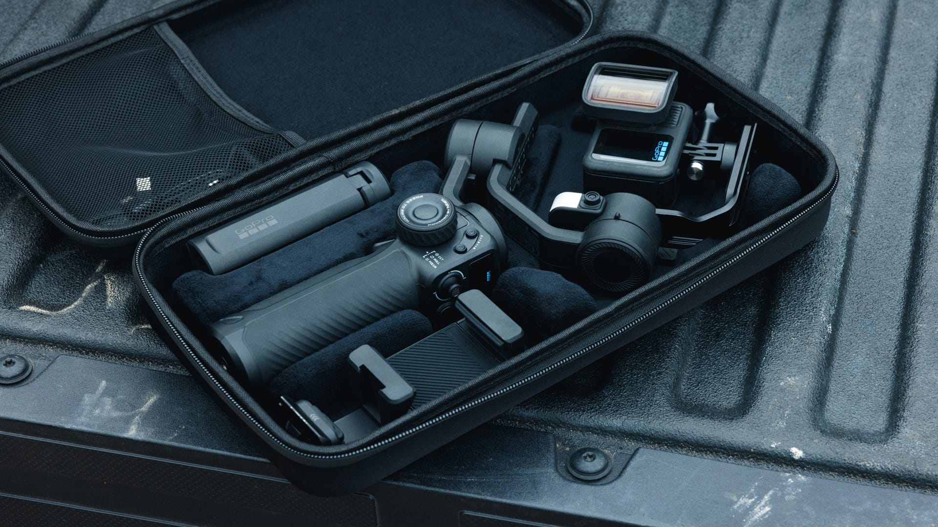 Fluid Pro AI - Multi-Device Gimbal Stabilizer With AI Tracking