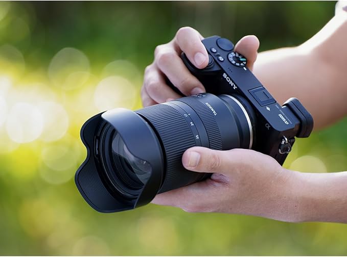 Tamron Lente 17-70mm f/2.8 Di III-A VC RXD para câmeras Sony E APS-C Mirrorless preta