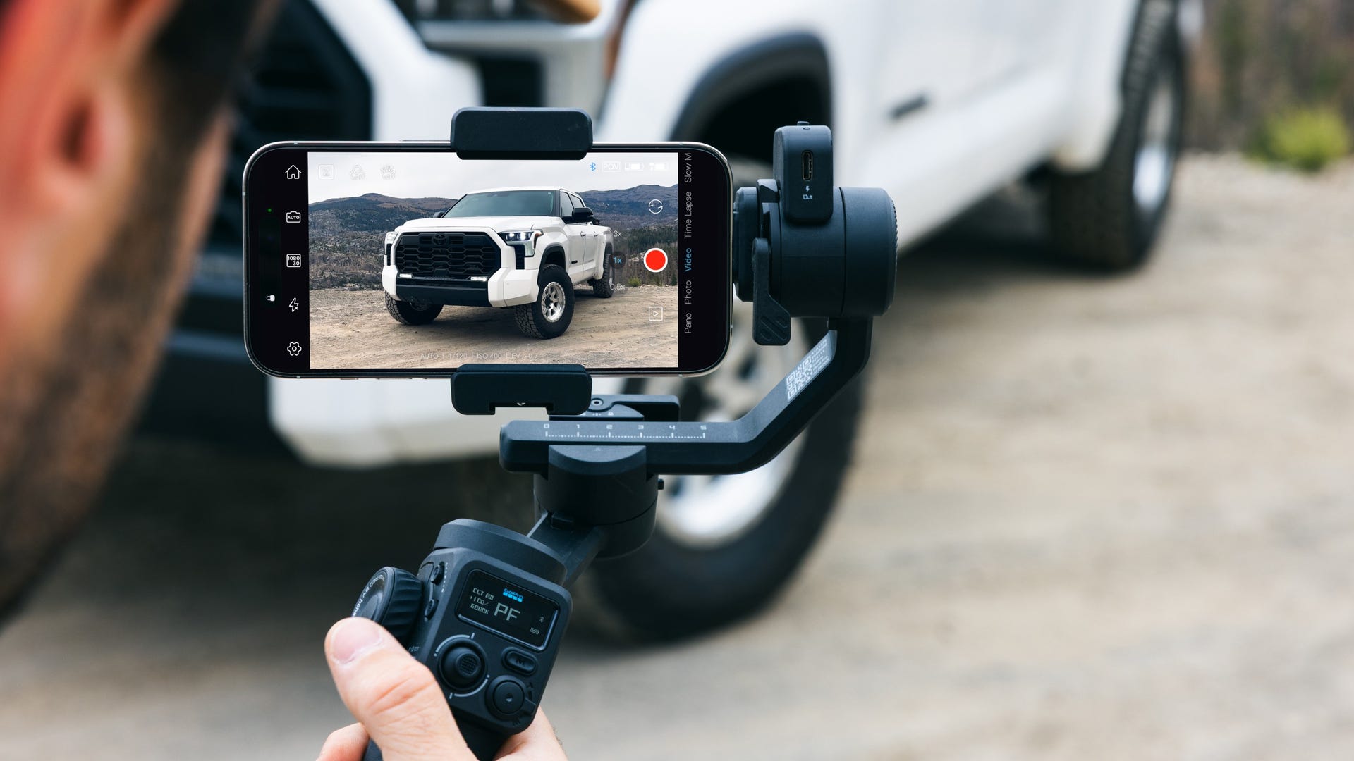 Fluid Pro AI - Multi-Device Gimbal Stabilizer With AI Tracking
