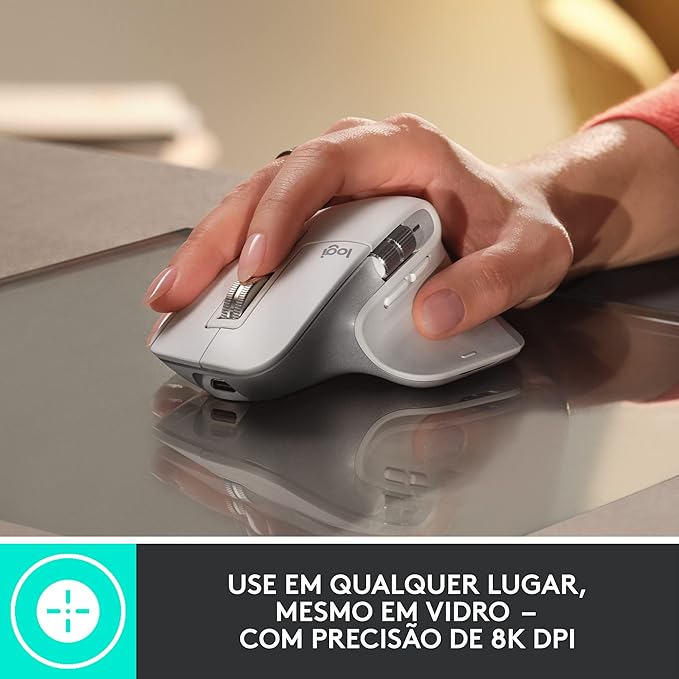 Mouse Logitech MX Master 3S sem fio, com Sensor Darkfield para Uso em Qualquer Superfície, Design Ergonômico, Clique Silencioso, Conexão USB ou Bluetooth - Cinza Claro