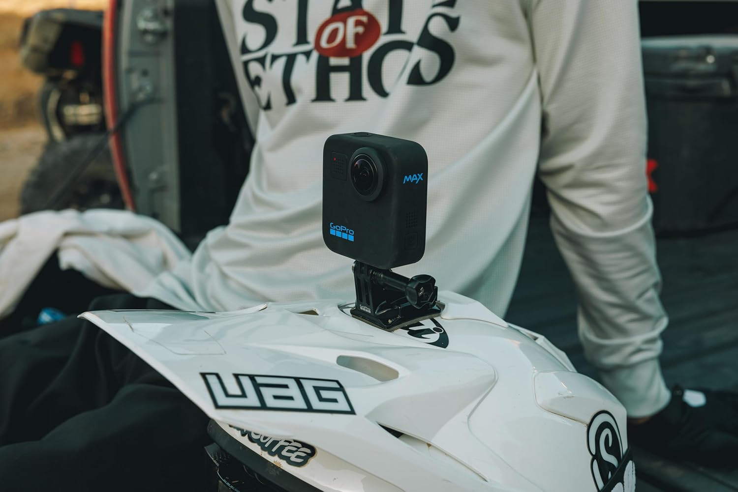 GoPro Max 360 - Câmera de Ação à Prova d'água, Vídeo 360 5.6K, Reenquadramento 4K, Foto 360, GPS, Live 1080p, Max HyperSmooth, TimeWarp, Trava de horizonte